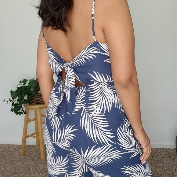 PALMTRESS BLUE PRINT TIE BACK JUMPSUIT - Picture 6 of 12